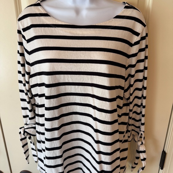 Old Navy Pullover Top size XL - Picture 1 of 8